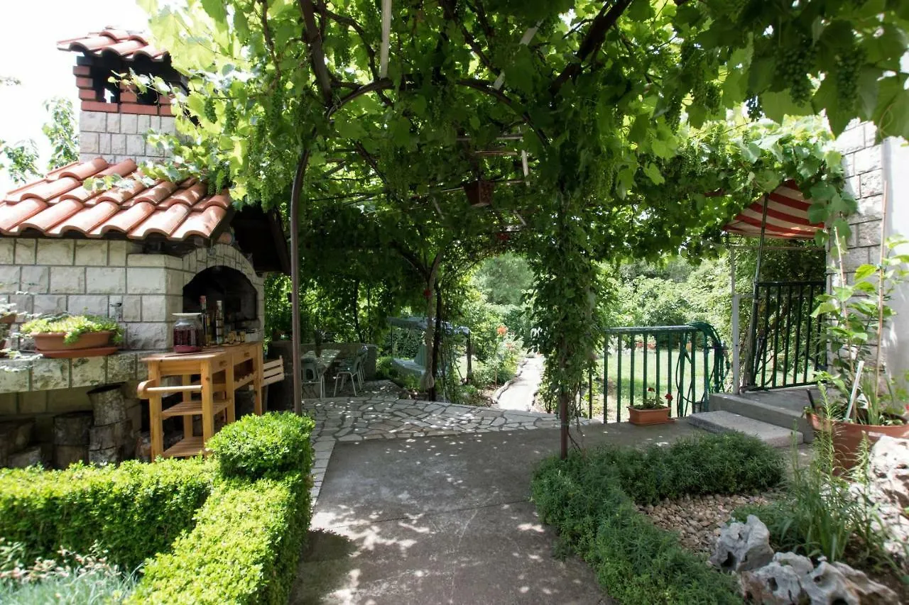 Apartments Frkovic Ledenice