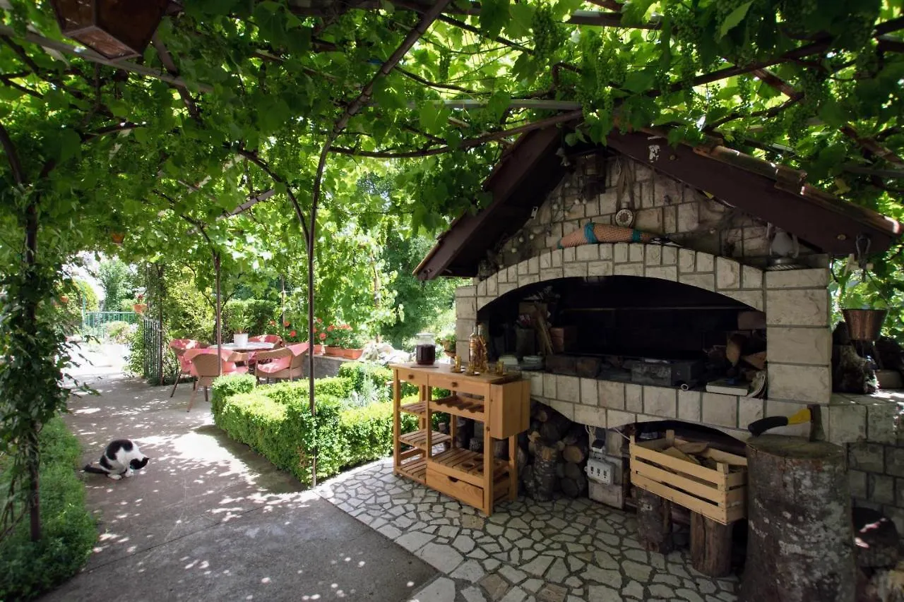 Apartments Frkovic Ledenice